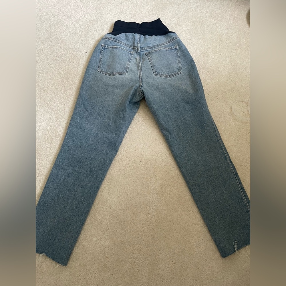 Maternity jeans  on trend straight